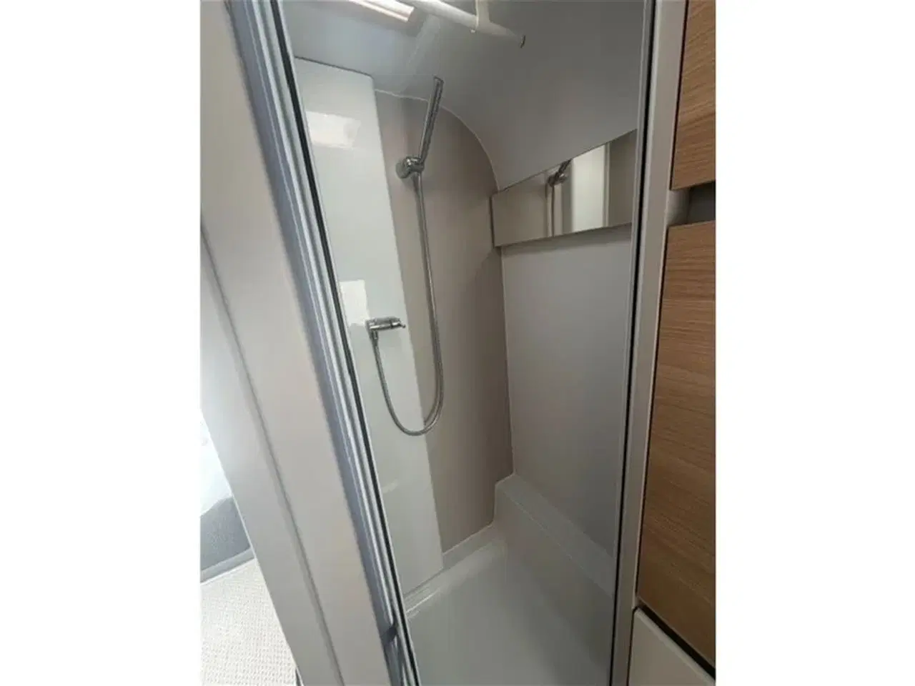 Billede 3 - 2024 - Adria Adora 572 UT   Står som ny