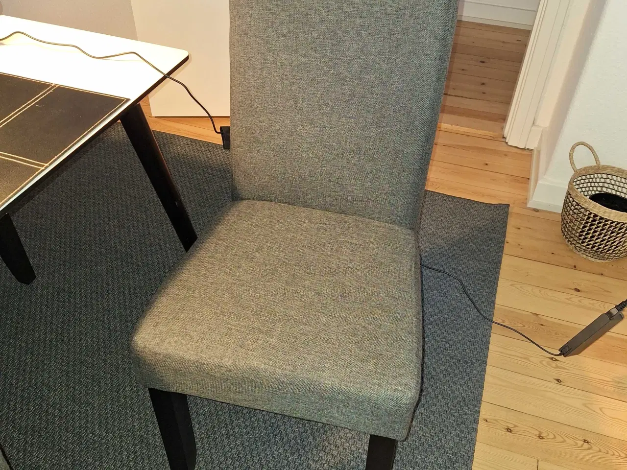 Billede 1 - 8 flotte Spisebords Stole