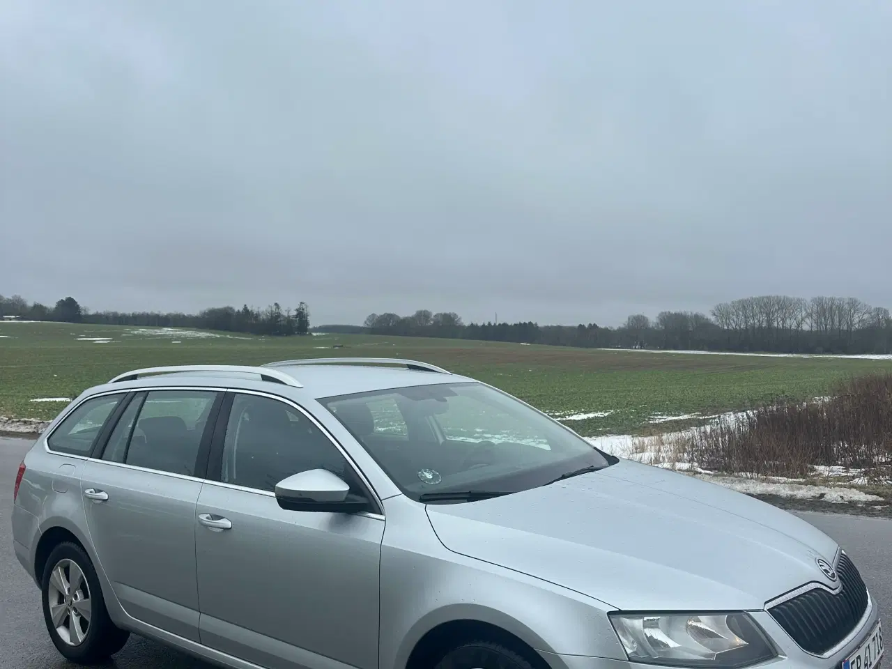 Billede 1 - Fin økomonisk familie bil