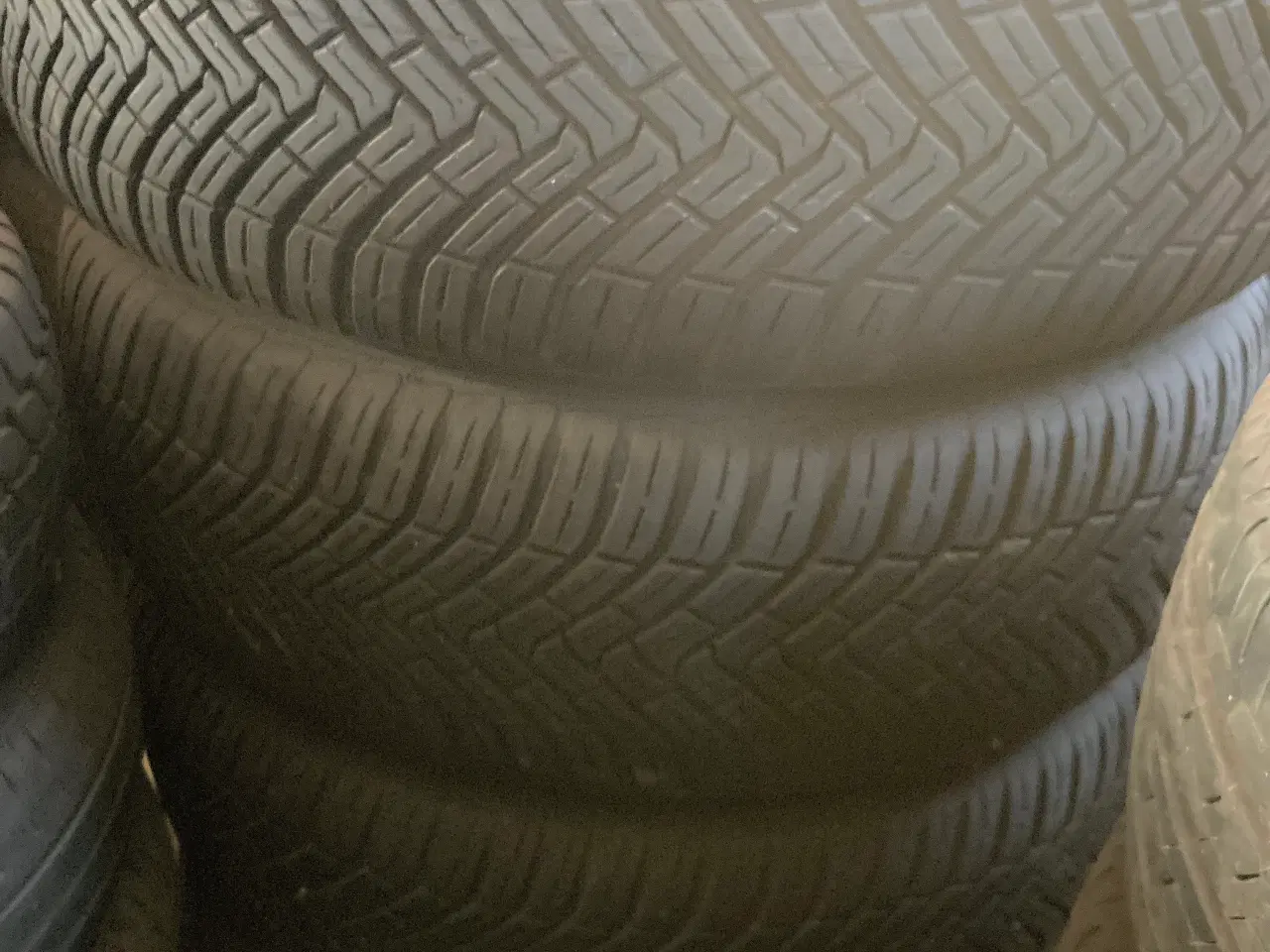 Billede 2 - Helårs dæk ( alle 4 season dæk) til  Ford