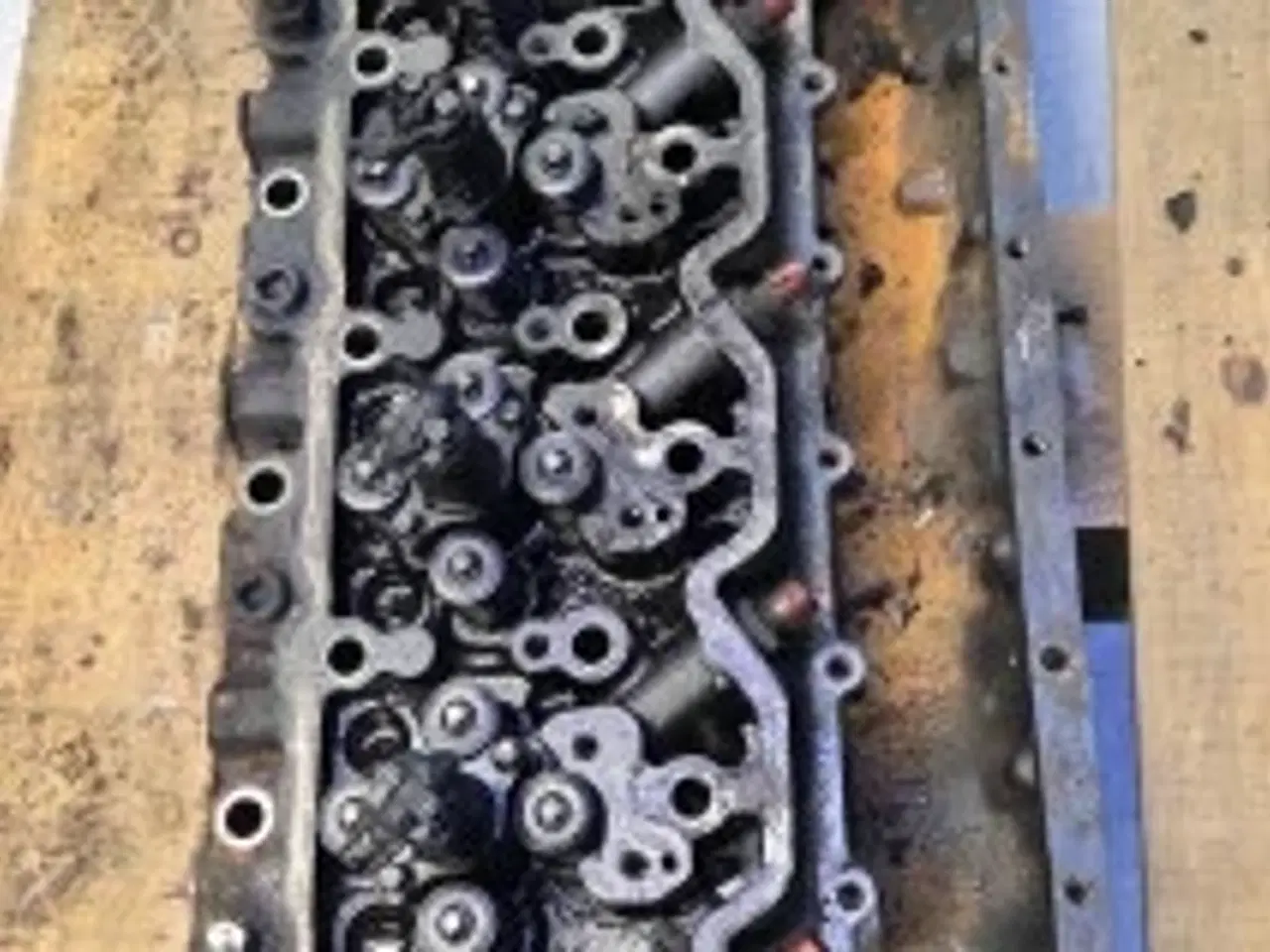 Billede 3 - Case 821E Cylinderhoved 2831279