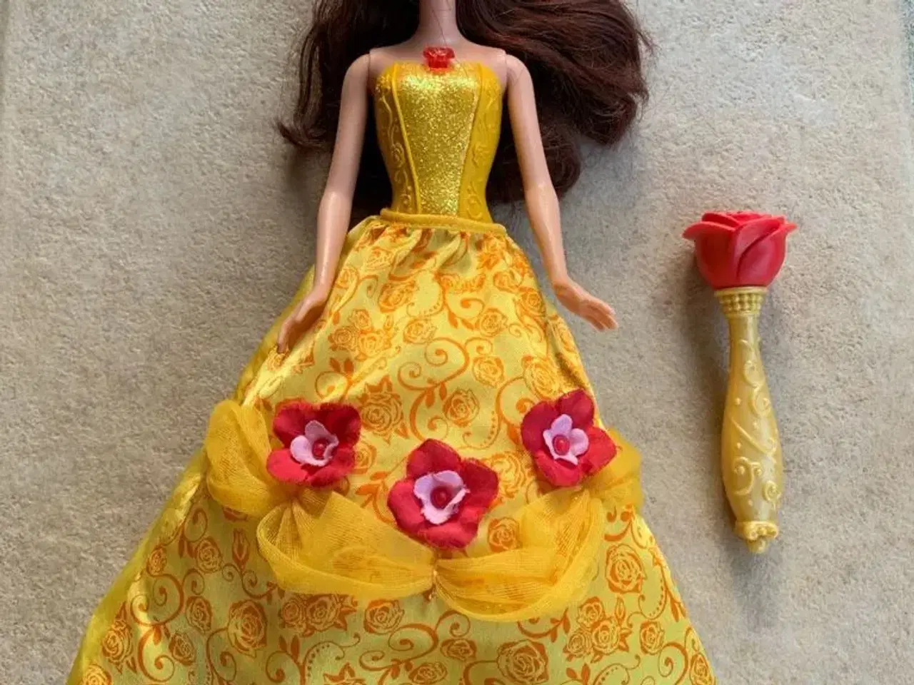 Billede 1 - BARBIE Belle prinsesse med lys og lyd