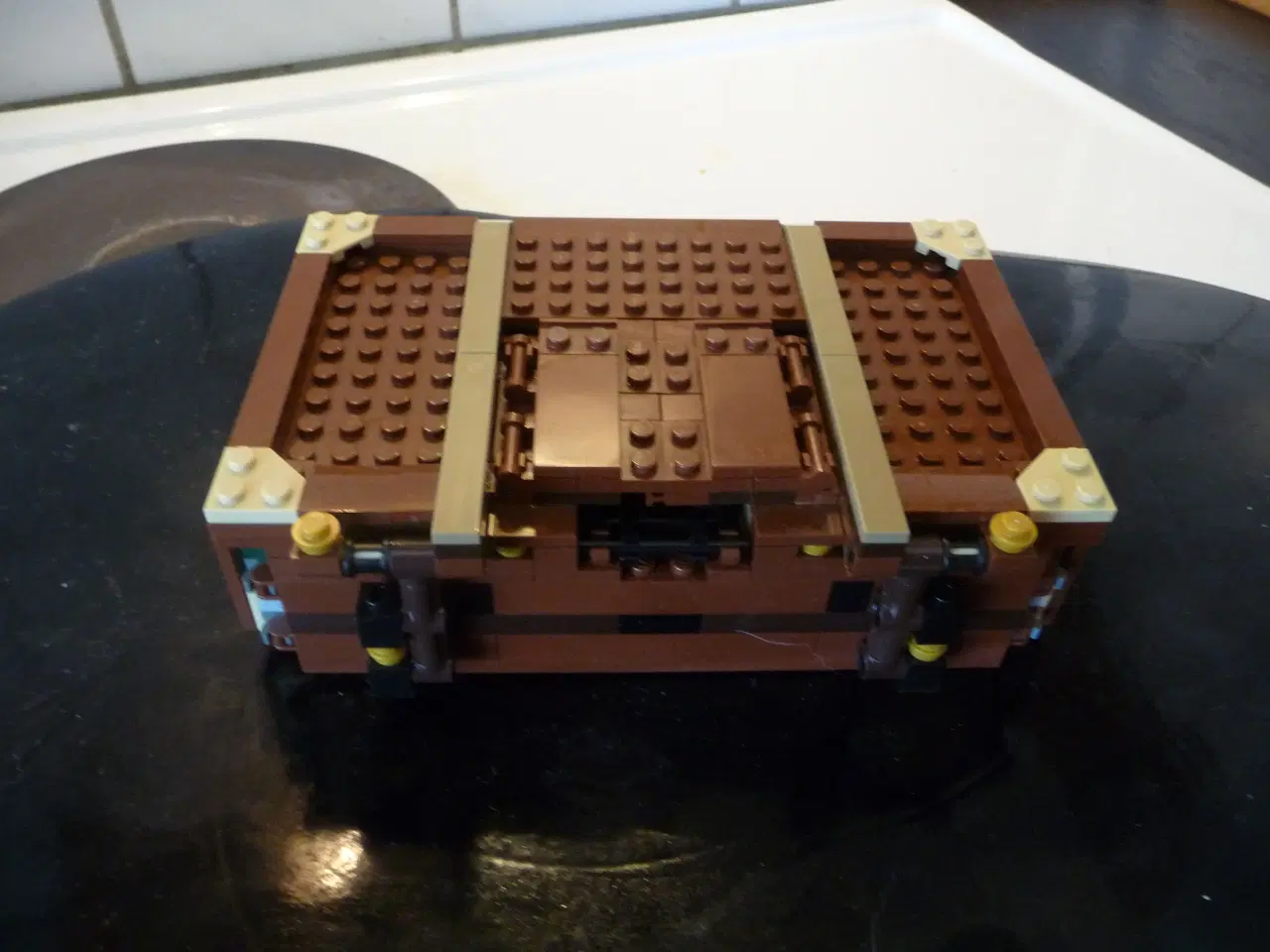 Billede 1 - lego sjov kasse lavet af lego 