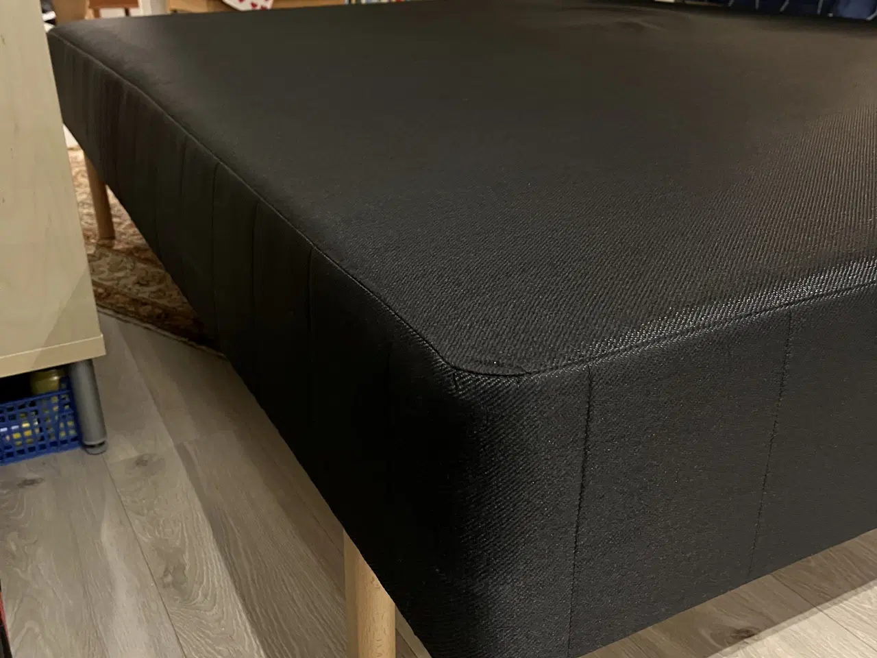 Billede 3 - Boks seng m/4 ben og topmadras