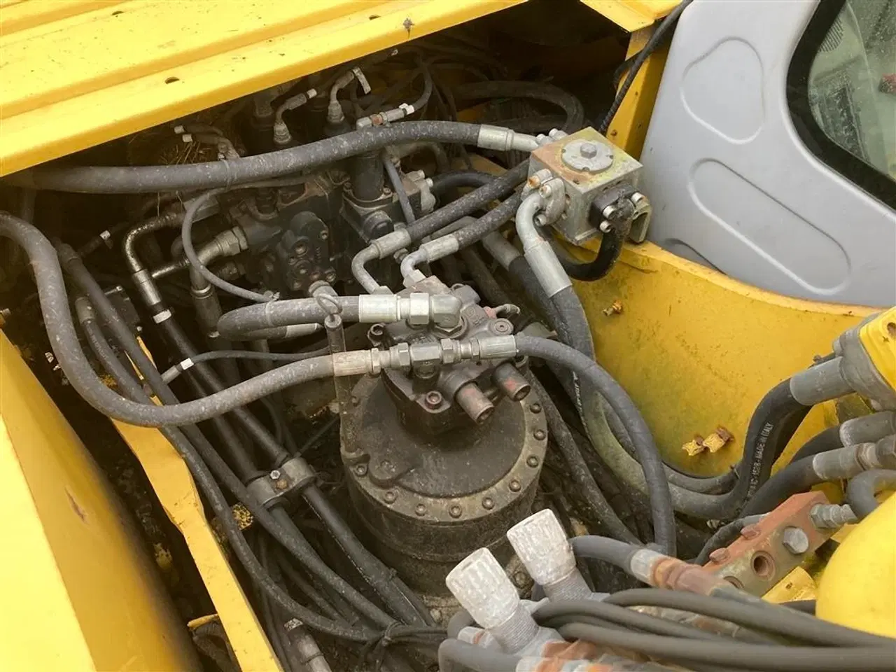 Billede 9 - New Holland E 265 LC Kipbart planerblad og graveskovl