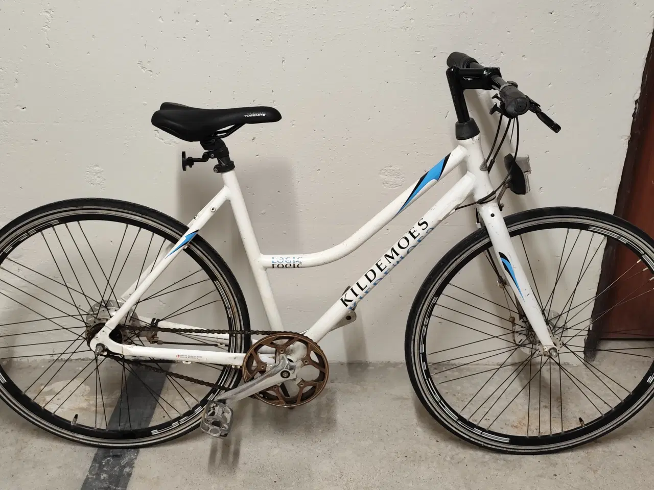 Billede 1 - Kildemoes dame