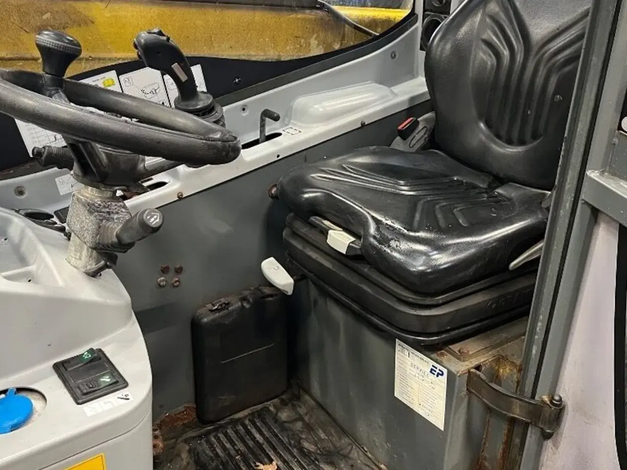 Billede 4 - Kramer 1245 Allrad  med 3-1 skovl, 2 stk. læsseskovl samt pallegafler.