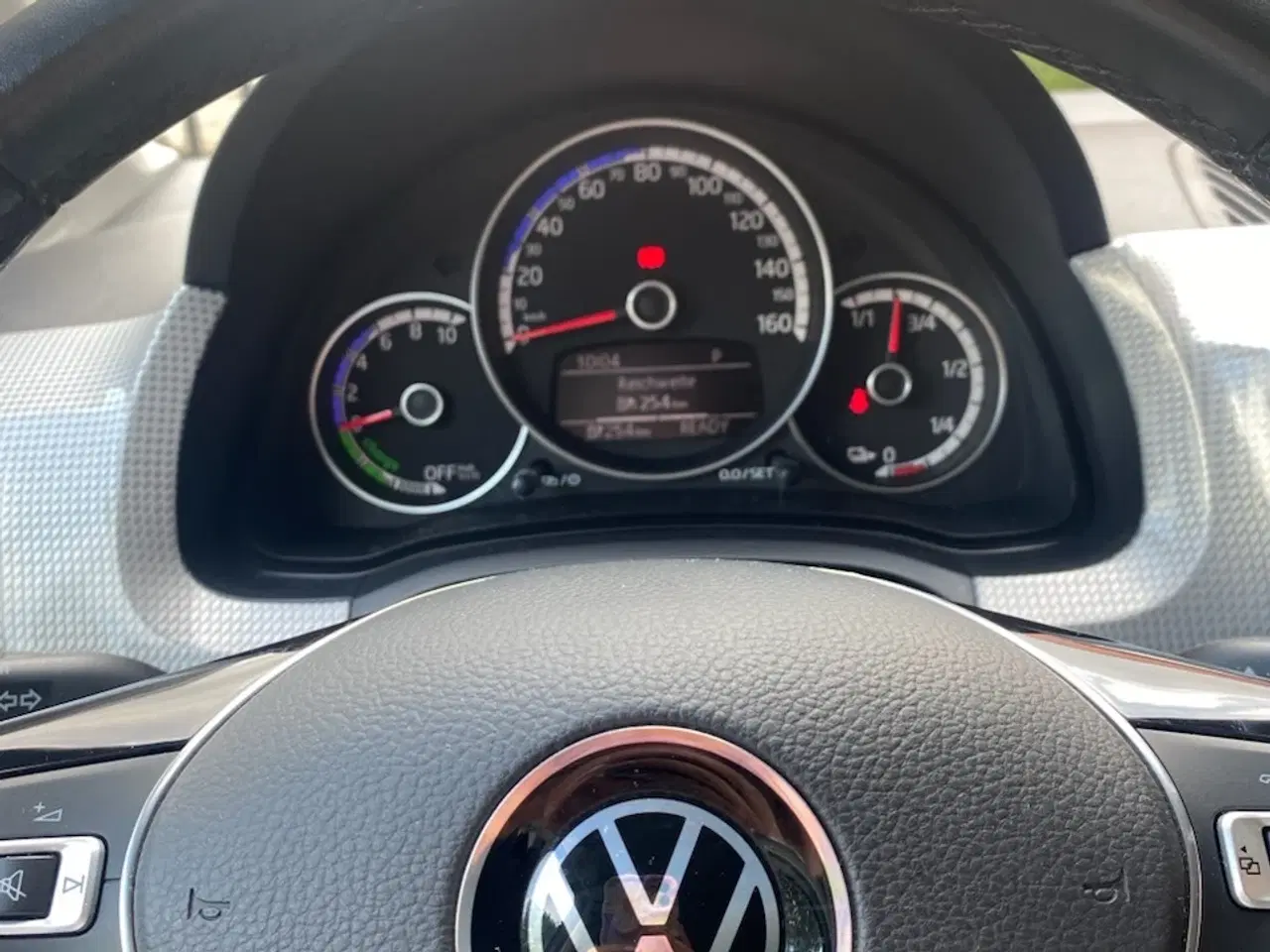 Billede 1 - VW E-up sælges.