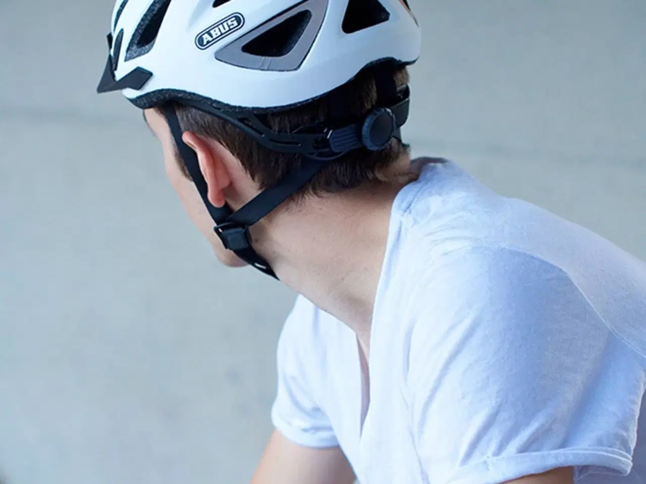 Billede 2 - Abus Urban cykel hjelm med lys