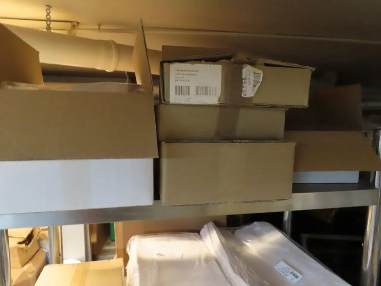 Billede 19 - Div. reoler og indhold