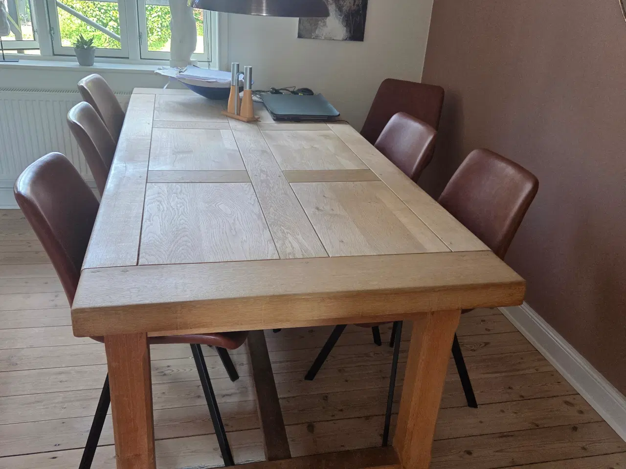 Billede 1 - Spisebord med stole I egetræ