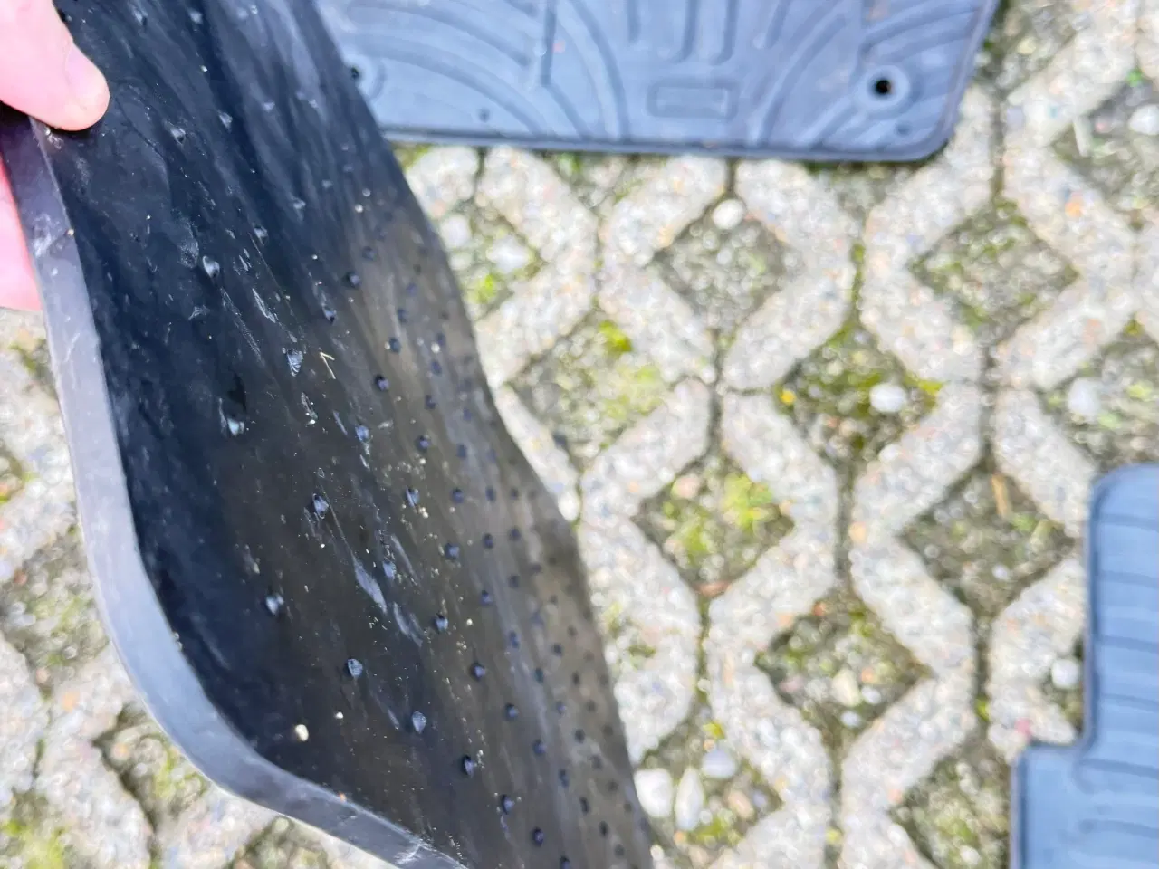 Billede 5 - Måtte sæt. Vinter måtte sæt passer til alle biler