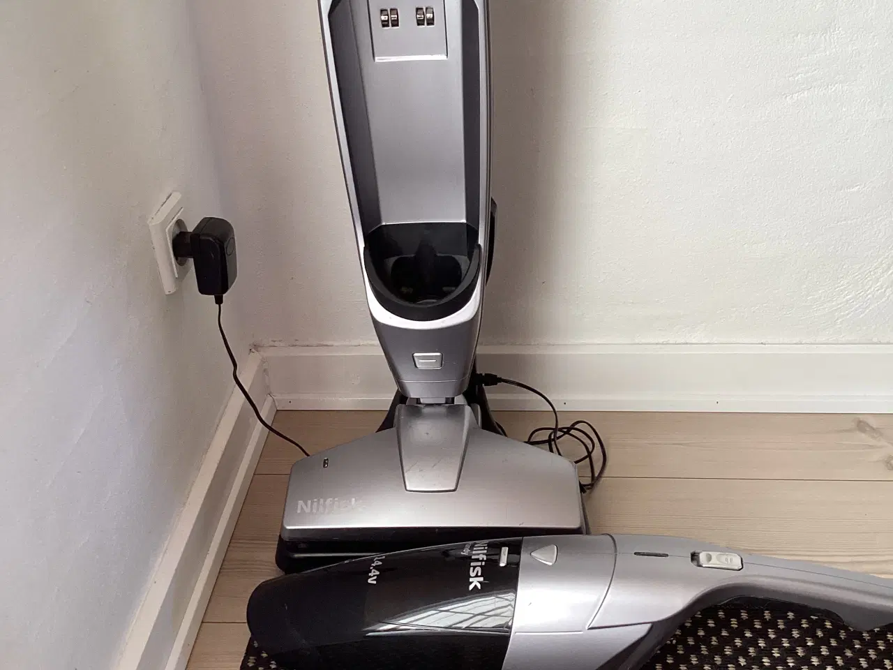 Billede 3 - Nilfisk handy 2-in-1 støvsuger, ledningsfri.