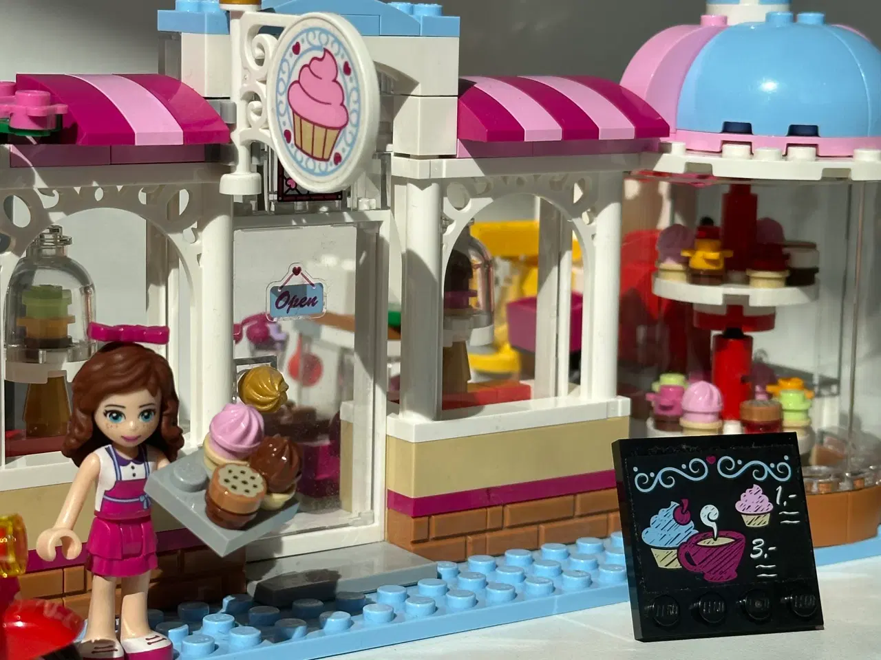 Billede 8 - LEGO Friends - Heartlake cupcake-café 41119