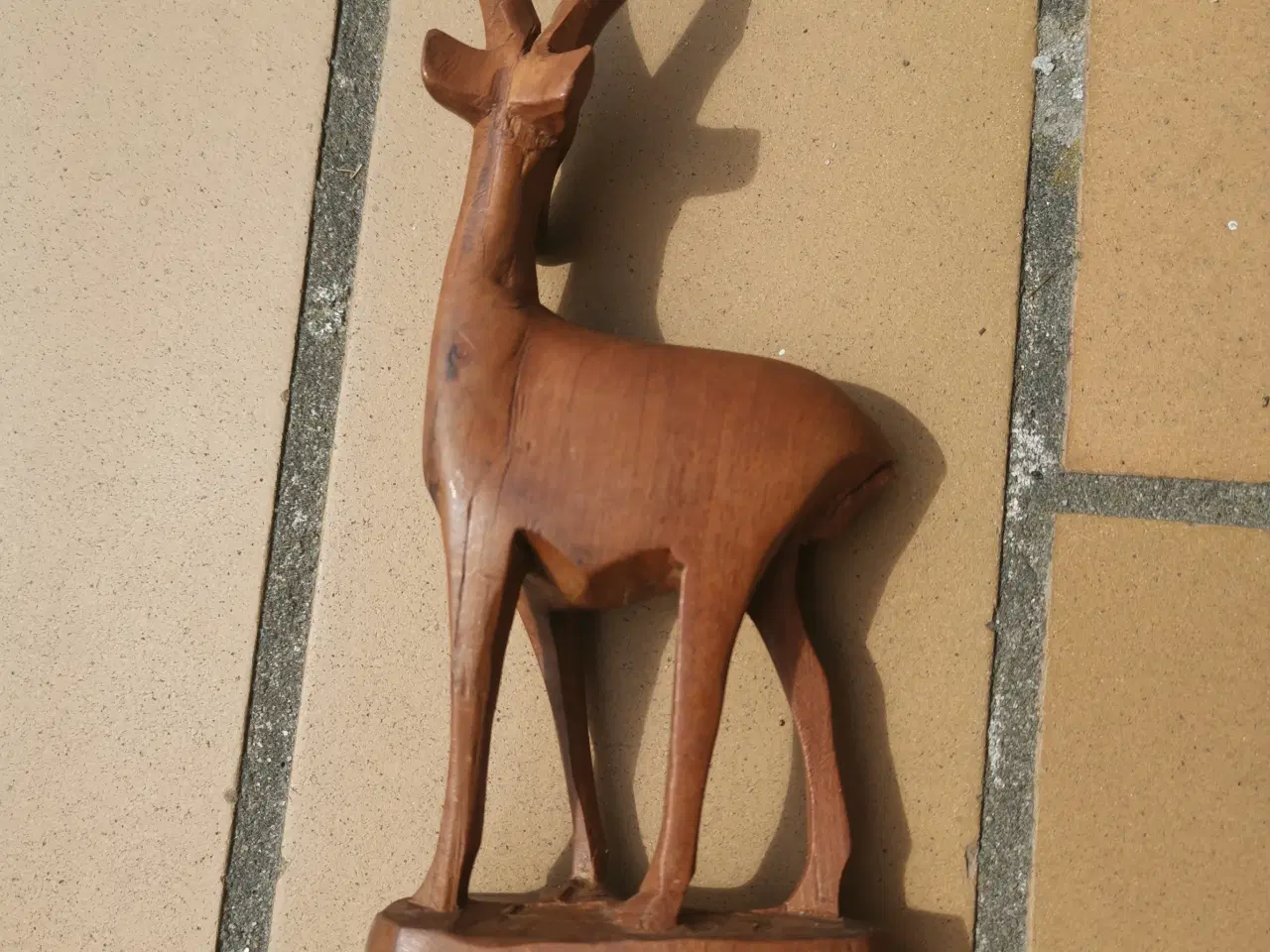 Billede 2 - Træfigur af en antilope