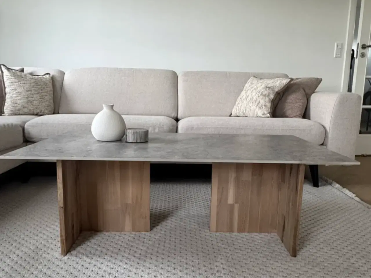 Billede 2 - Unikt sofabord i marmorlook klinke med egetræsben