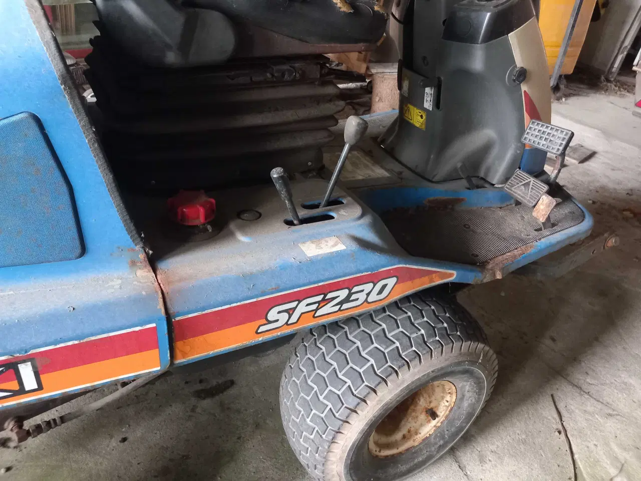 Billede 1 - Iseki 4wd sælges, med nymalet klipebord