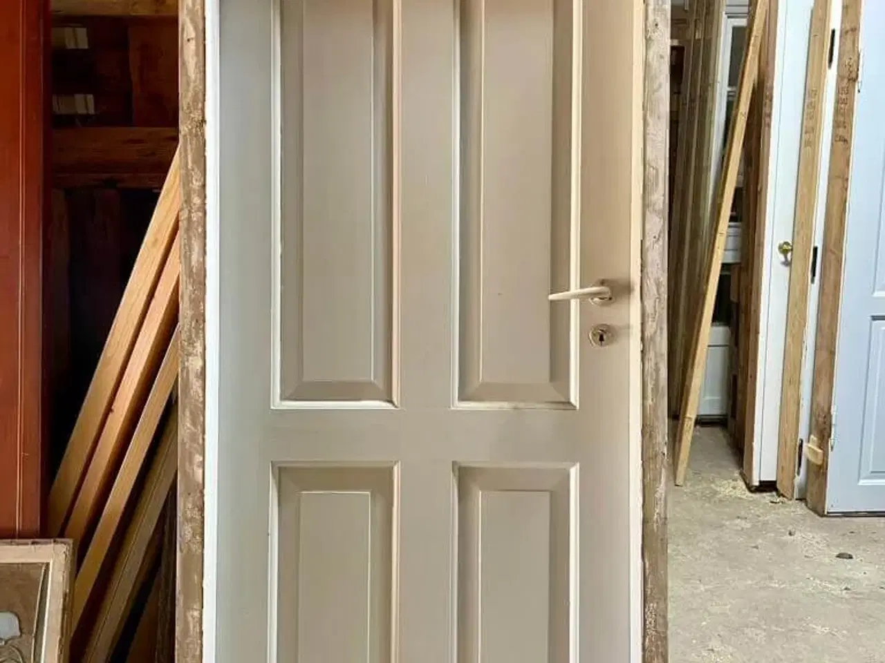 Billede 2 - Original, højrehængt Dannebrogsdør m. karm