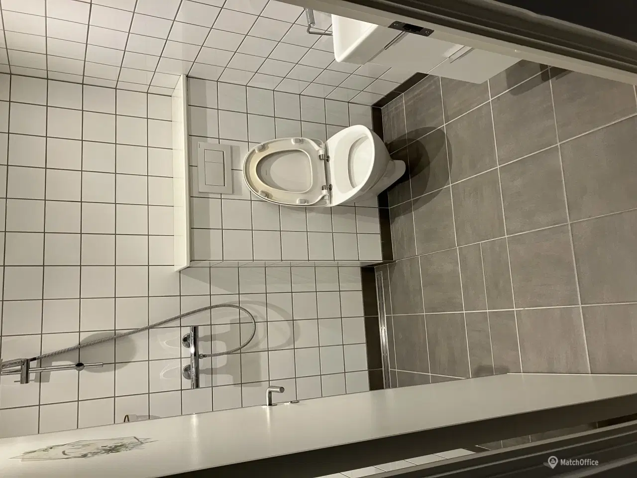 Billede 4 - Pæn istandsat butik ved indkørsel til spinderiet