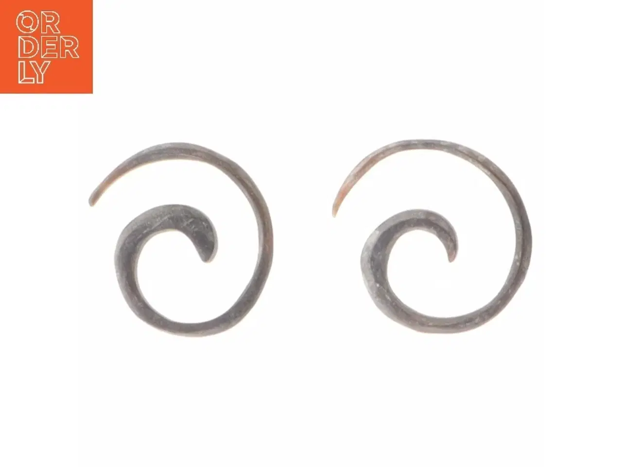 Billede 2 - Spiralformede øreringe (str. Ø 2 cm)