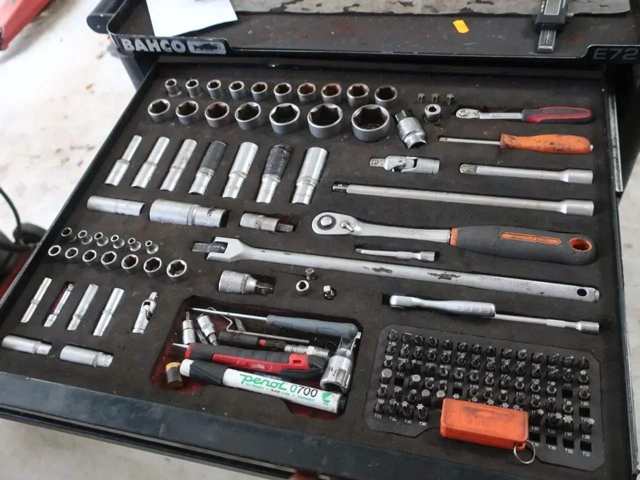 Billede 3 - Værktøjsvogn med indhold