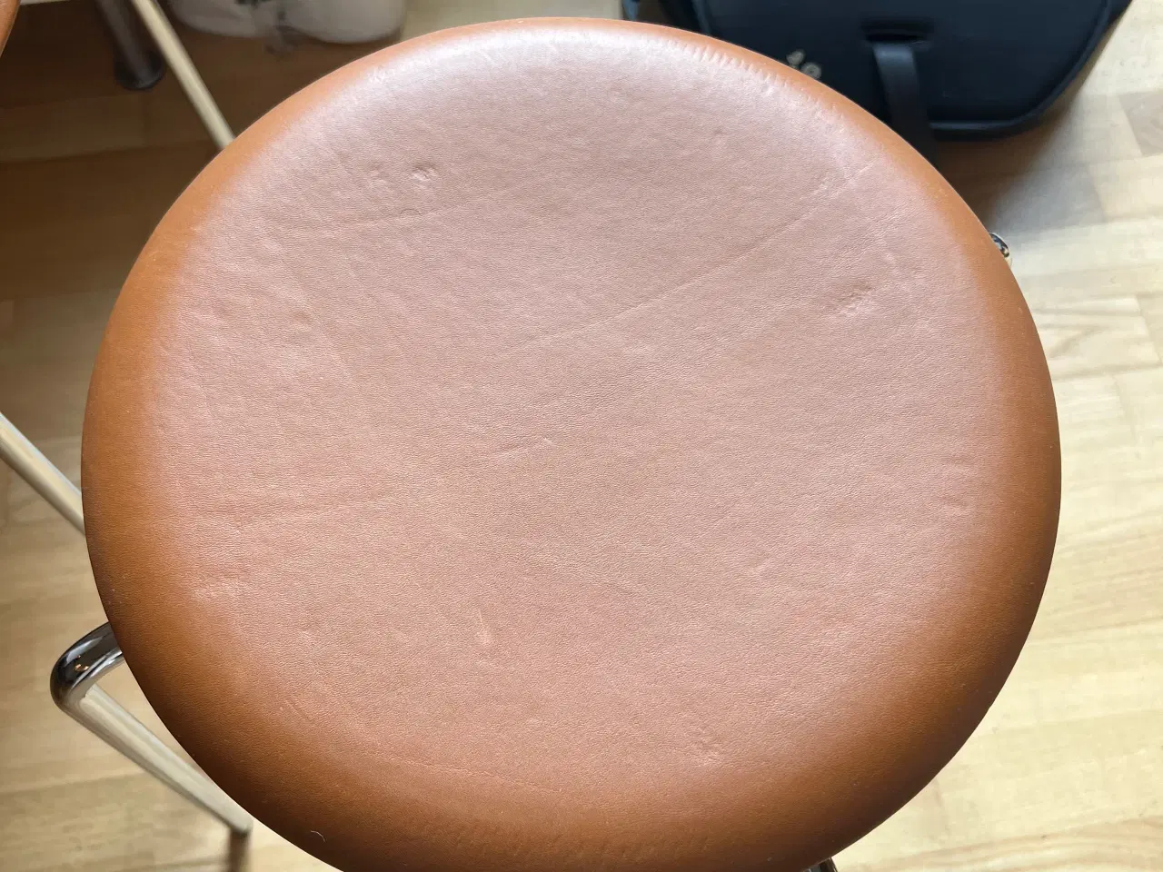 Billede 5 - Fritz Hansen skamler dot