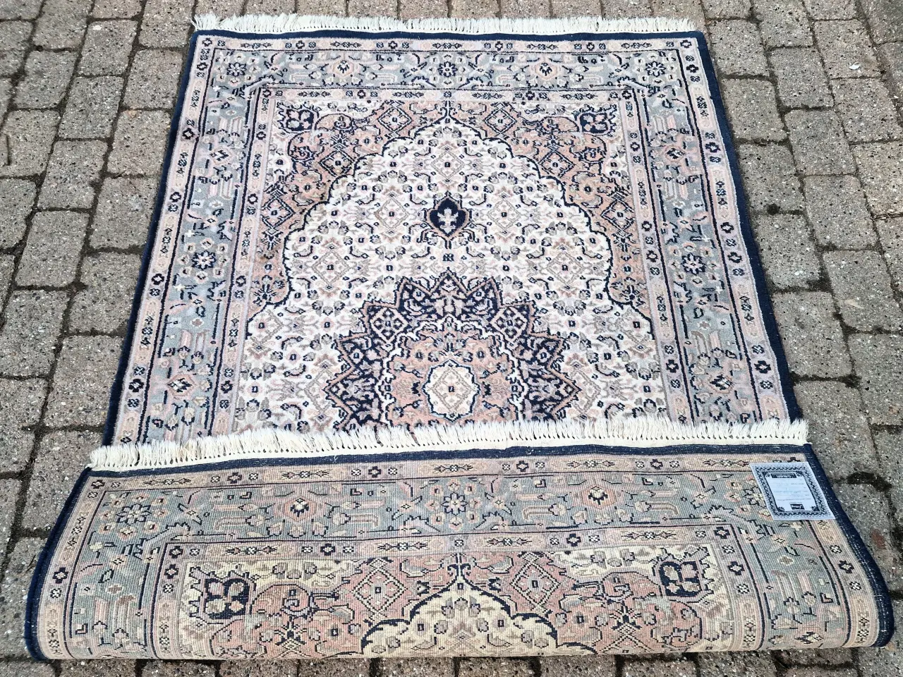 Billede 8 - Ægte håndknyttet  vintage orientalsk tæppe.