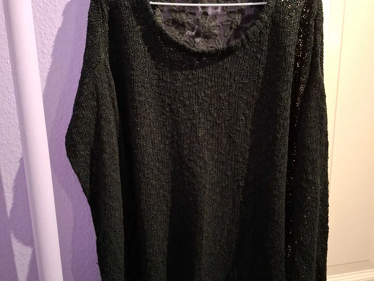 Billede 1 - Sort strikbluse fra ZeZe XL