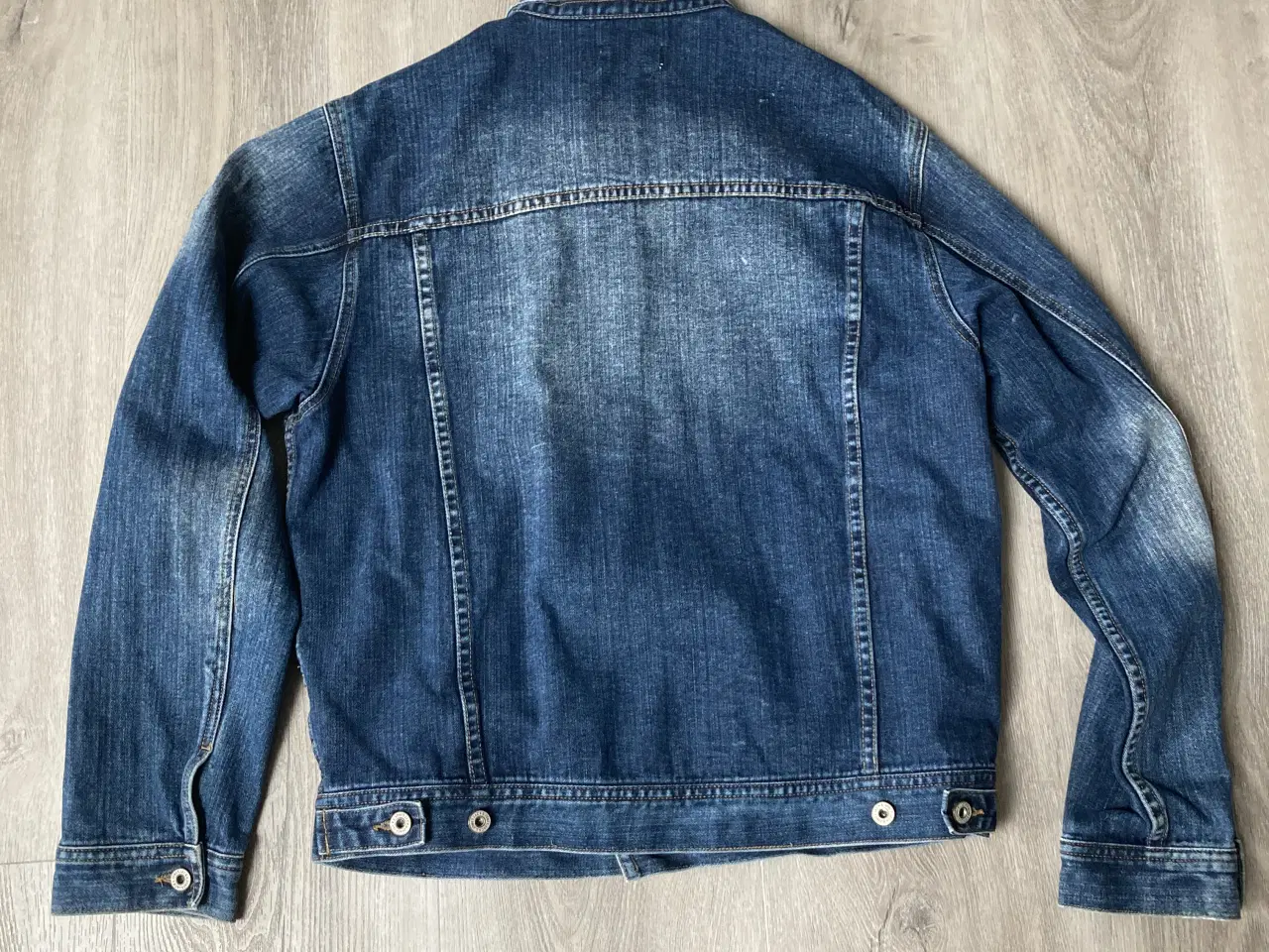 Billede 2 - Cowboyjakke i str. XL fra Jack & Jones