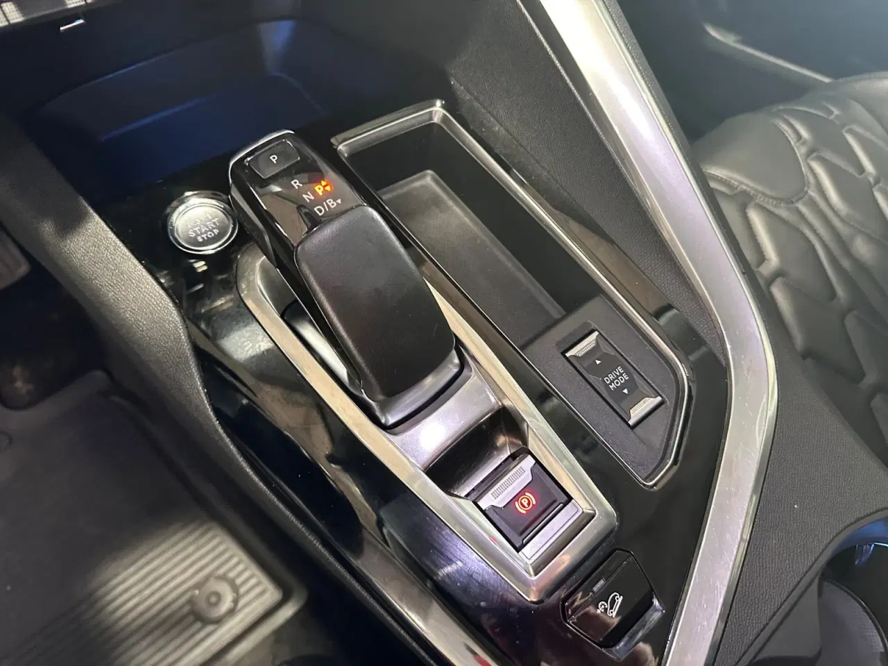 Billede 11 - Peugeot 3008 1,6 Hybrid4 Allure Pack Limited EAT8 Van