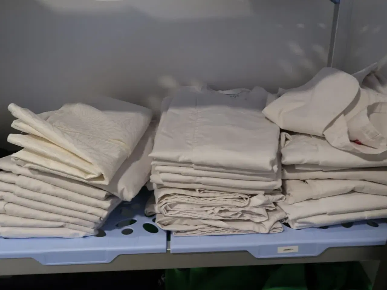 Billede 2 - Stort parti tjernertøj på reol