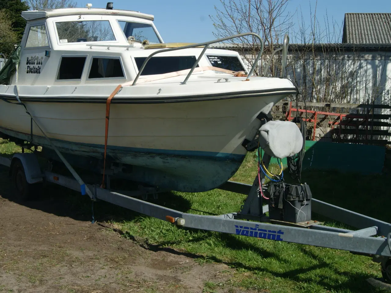 Billede 2 - Hvad kan jeg få for denne Motorbåd m. trailer.?