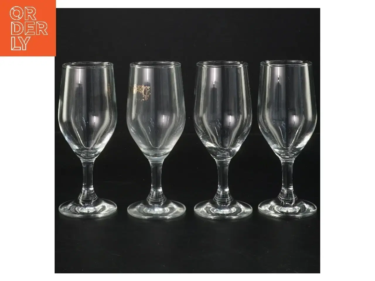 Billede 1 - Sæt af fire glas (str. 14 cm)