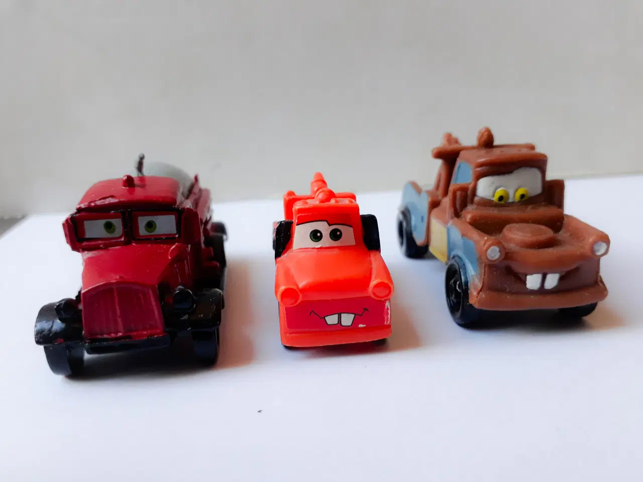 Billede 3 - 4 Disney Pixar Cars + Nøglering 