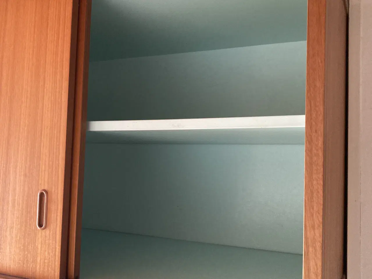 Billede 2 - Klædeskab teaktræ tøjskab