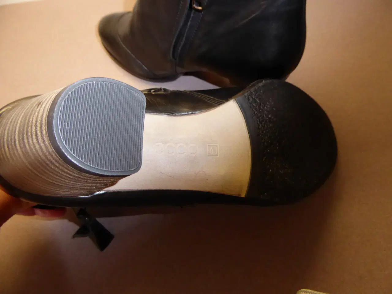 Billede 5 - ECCO sorte flotte læder ankelstøvler