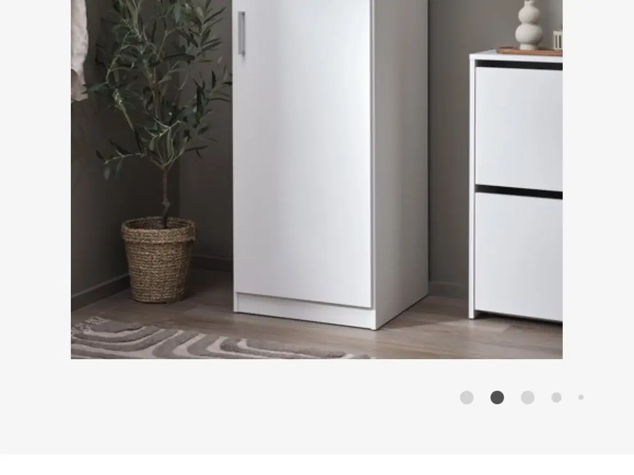 Billede 3 - Skab i hvid