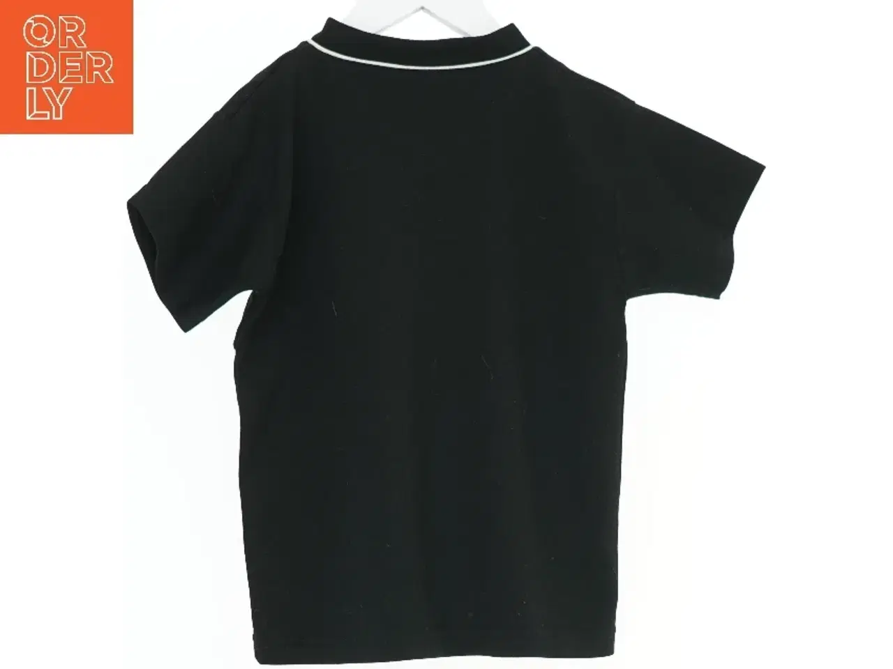 Billede 2 - Sort Nike t-shirt med hvide striber fra Nike (str. 104)