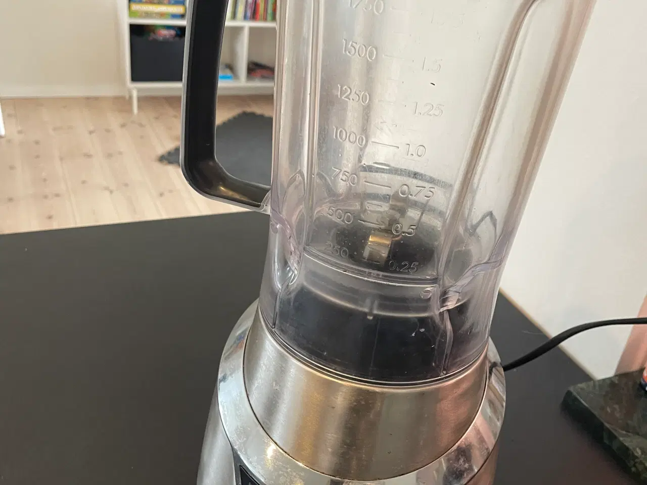 Billede 1 - Sandstrøm - kraftig blender på 1,75l