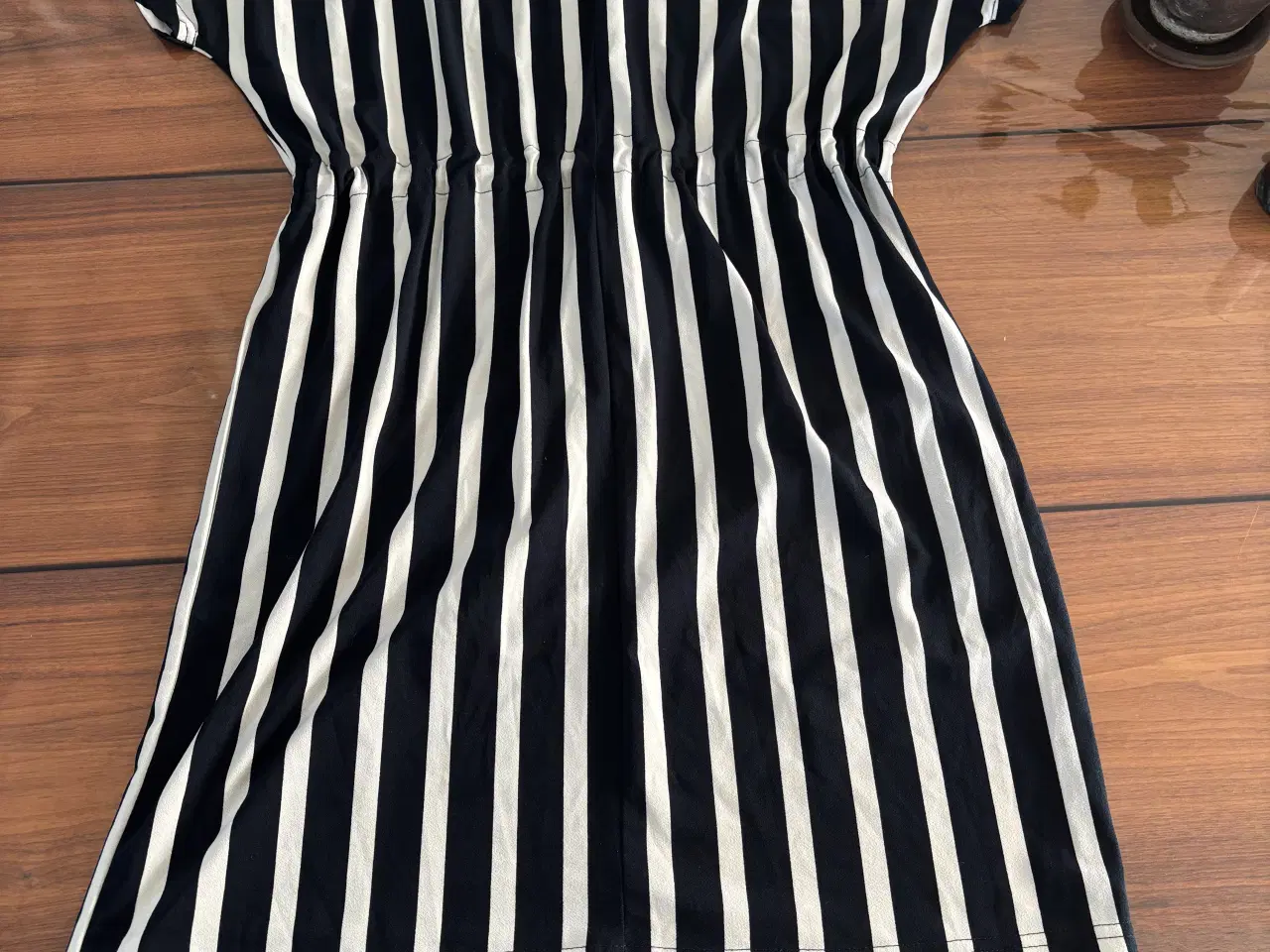Billede 4 - Blå/hvid stribet kjole, str L
