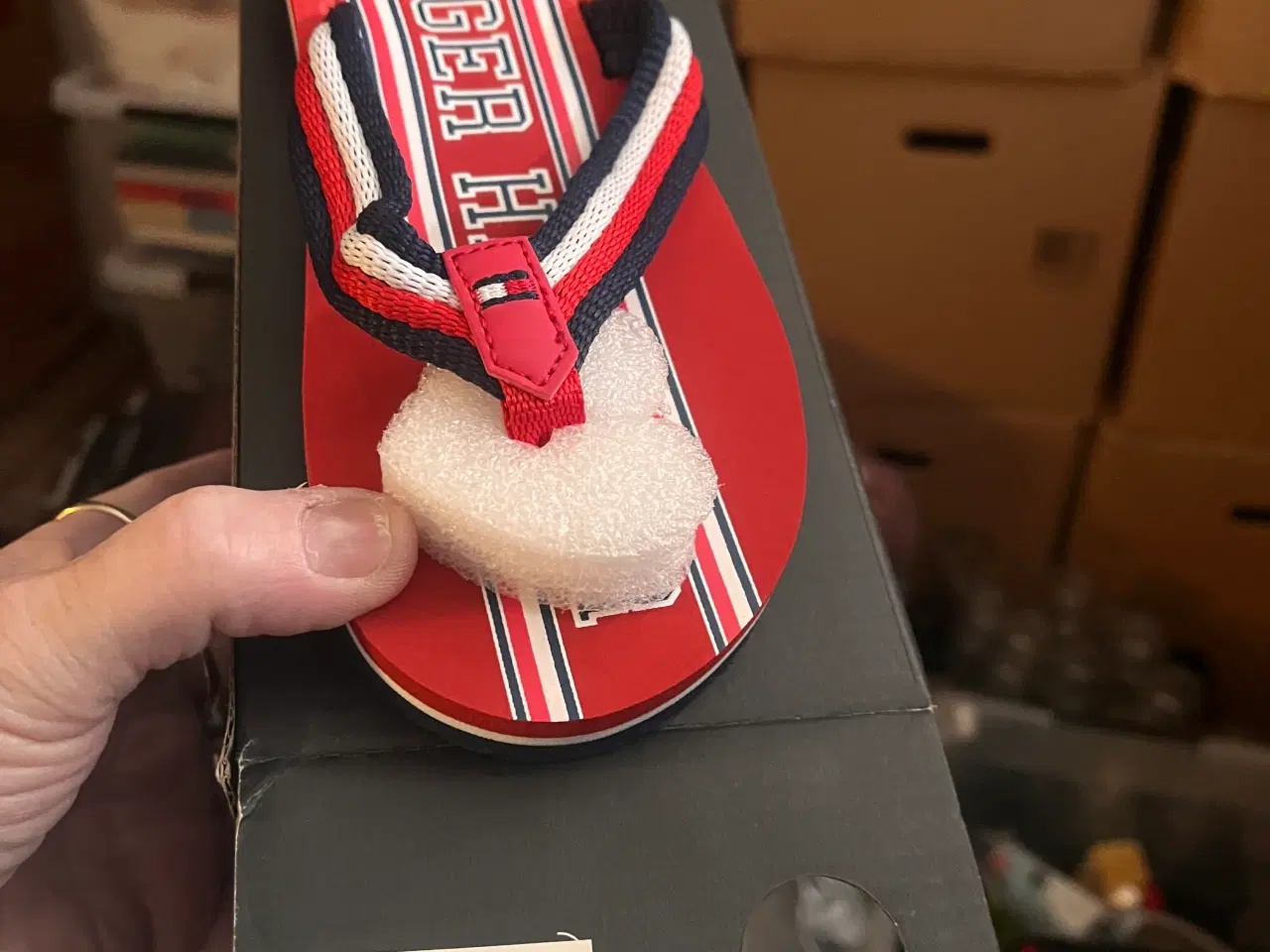 Billede 4 - Tommy Hilfiger ægte flip flops til børn 