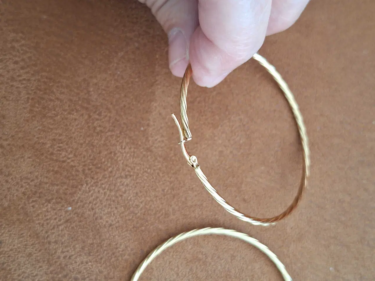 Billede 4 - Guldfarvede Hoops 