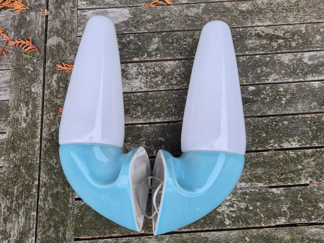 Billede 3 - Smukke lyseblå Ifö badeværelseslamper 