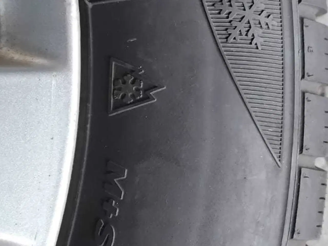 Billede 2 - Vinterdæk – god stand – 3.000 kr