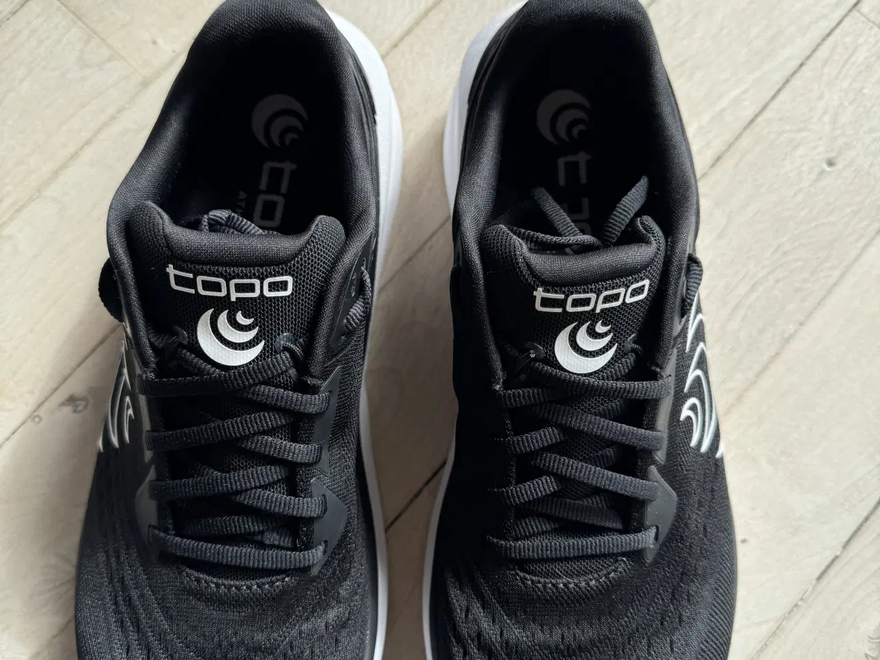 Billede 1 - Topo Athletic dame løbesko