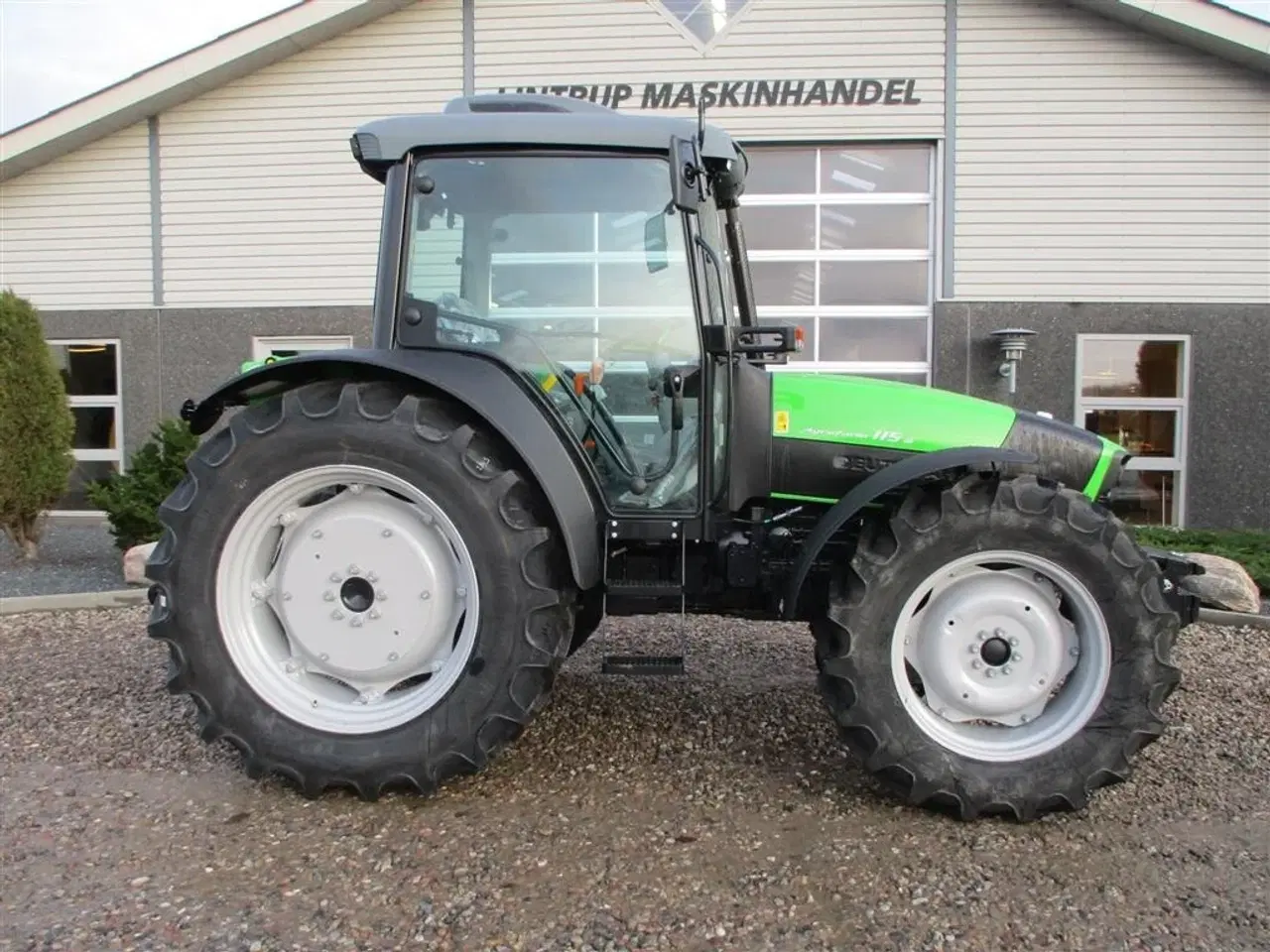 Billede 4 - Deutz-Fahr Agrofarm 115G with 30F+30R Hi-Lo and CreepGea