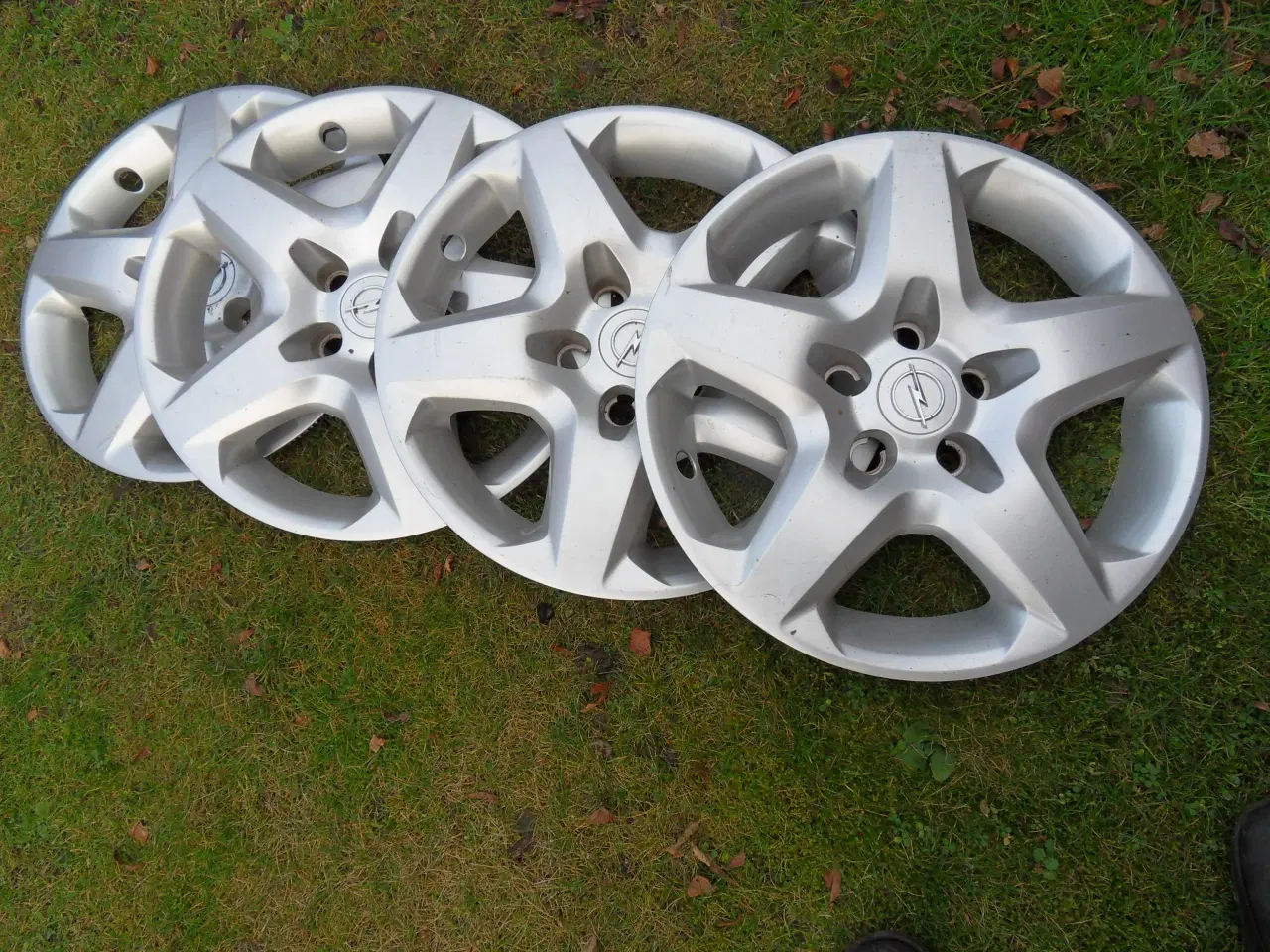 Billede 2 - HJULKAPSLER 16" OPEL nye + 17" neutrale.