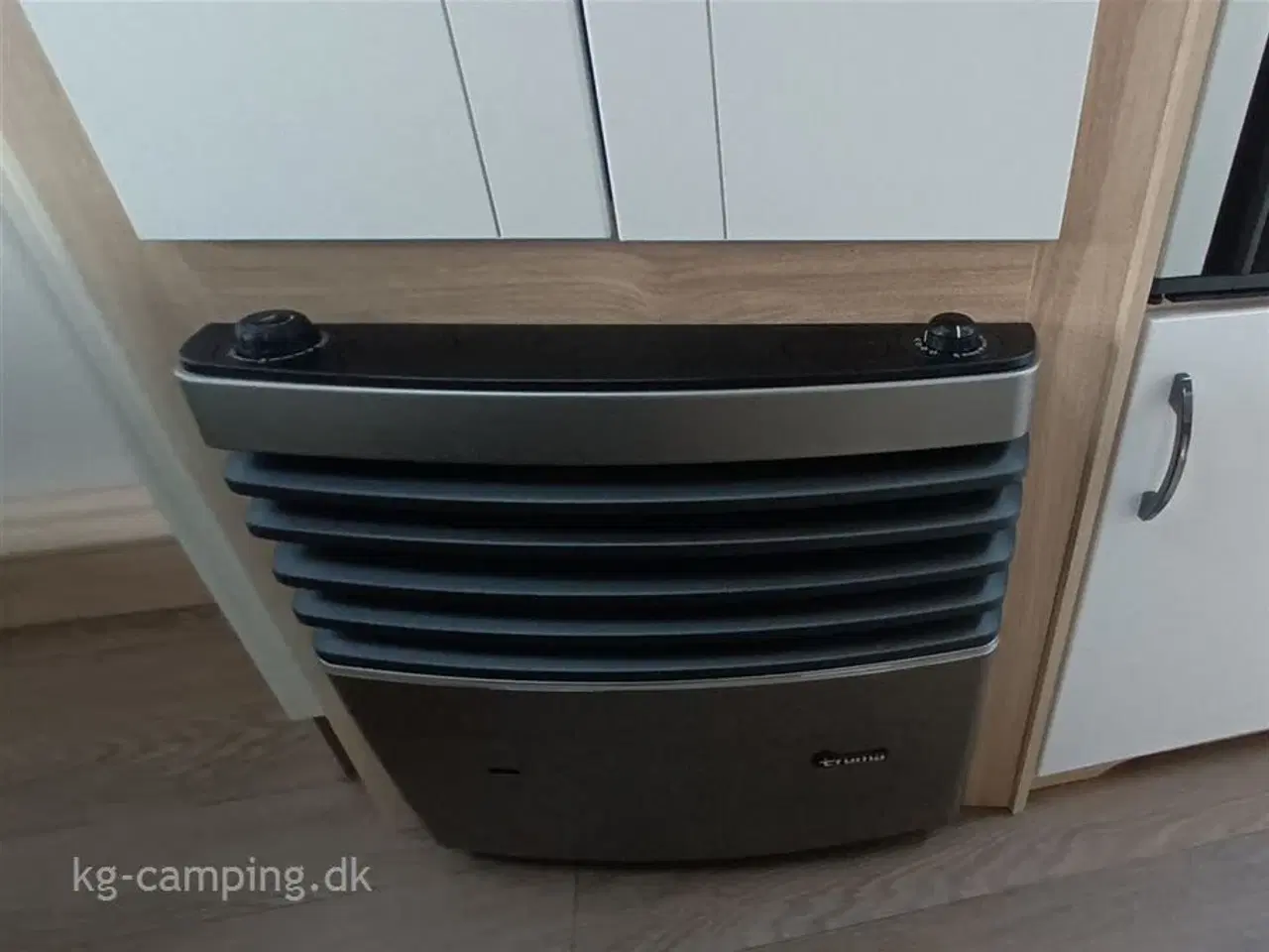 Billede 14 - 2025 - Hobby De Luxe 460 SFf   Populær rejsevogn med fritstående dobbeltseng. Kan opvejes til 1.500 KG.