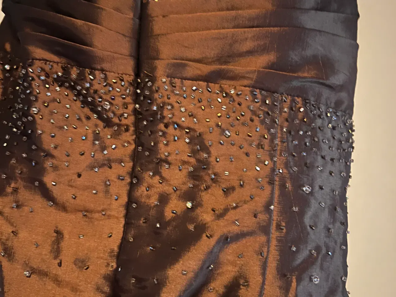 Billede 3 - Smuk festkjole fra May Queen – inkl. matchende sja