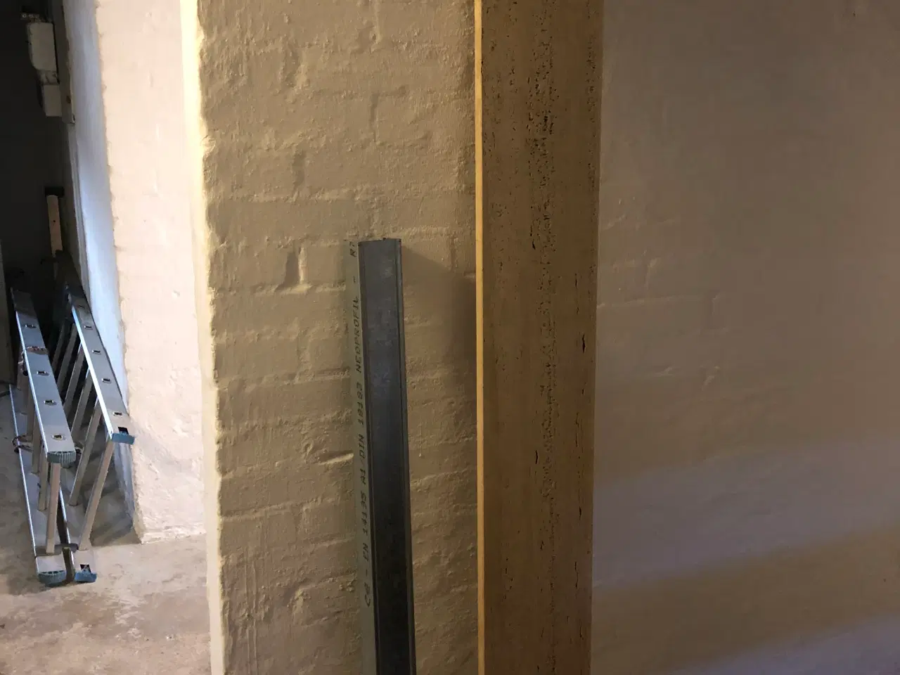 Billede 1 - Vindueskarm i travertin